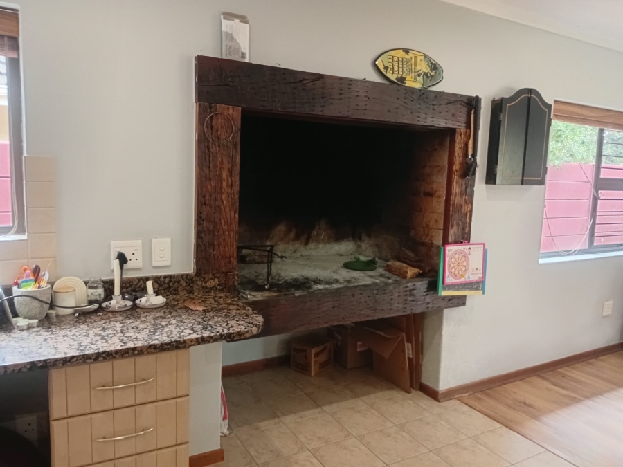 To Let 4 Bedroom Property for Rent in Twin Palms Western Cape